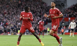 HIGHLIGHTS: Liverpool đè bẹp West Ham, gây áp lực lên MU 