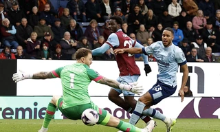 HIGHLIGHTS Burnley 3-4 Brentford: Rượt đuổi điên rồ ở Turf Moor
