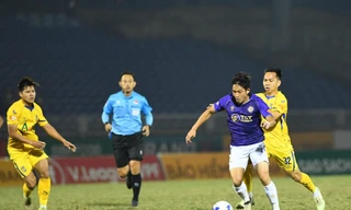 HIGHLIGHTS: Hùng Dũng nhận thẻ đỏ, CLB Hà Nội vẫn đả bại SLNA