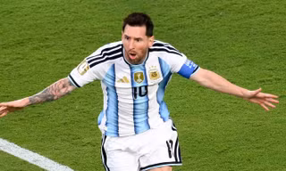Messi ghi hat-trick, Argentina vùi dập đội tuyển của ngôi sao gốc Việt