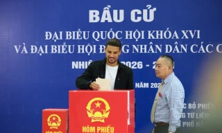 Trung vệ Đỗ Hoàng Hên: Tự hào khi thực hiện quyền cử tri trong ngày hội non sông