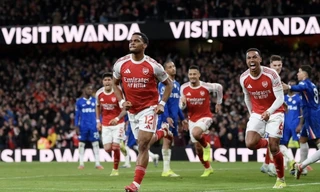 HIGHLIGHTS : Arsenal ngược dòng đánh bại Chelsea, vững ngôi đầu bảng 