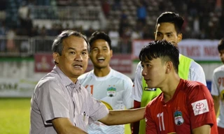 Kiếm tiền - bài toán khó với V.League 