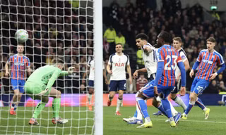 HIGHLIGHTS: Thua ngược Crystal Palace, Tottenham đối diện nguy cơ xuống hạng 