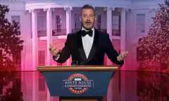 Người dẫn chương trình nổi tiếng nói gì sau khi 'vạ miệng' về vợ chồng Tổng thống Mỹ?