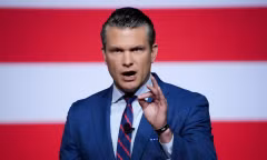 Nghị sĩ Mỹ đòi luận tội Bộ trưởng Chiến tranh Hegseth vì tấn công Iran không qua Quốc hội