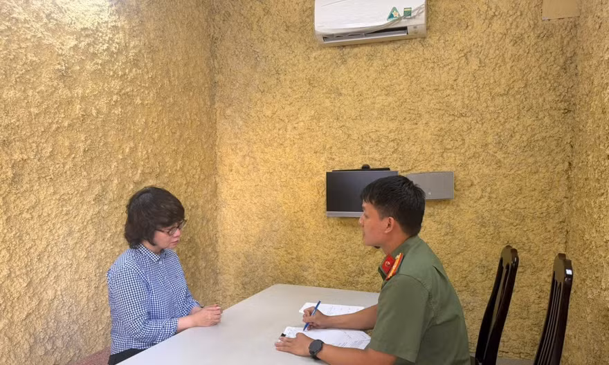 Bắt Giám đốc và Tổng biên tập Nhà xuất bản Hội nhà văn vì liên quan đến cuốn sách 'Chuyện với Thanh'