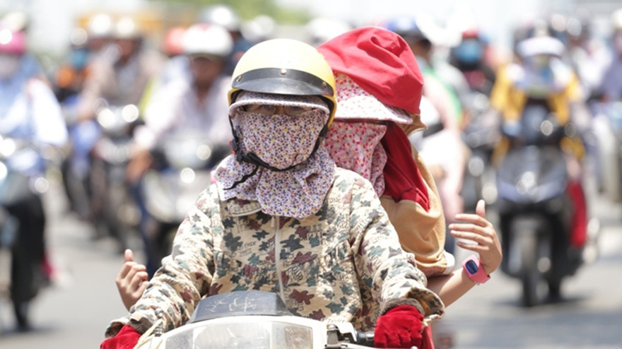 Miền Bắc và Trung bộ nắng nóng như lửa, có nơi 43.4 độ C