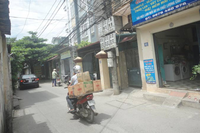 Sau nhiều năm chờ làm sổ đỏ, một phần đất của các hộ dân KTT Vận tải được xác định là đất lấn chiếm. Ảnh: K.N.