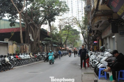 Chợ xe máy Hà Nội ảm đạm chưa từng có, tiểu thương tính bỏ nghề