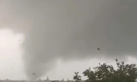 Lốc xoáy lại xuất hiện lúc rạng sáng ở Hải Phòng