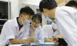 Bằng cấp ngành y: 50 năm qua, hai bộ chưa tìm được tiếng nói chung 