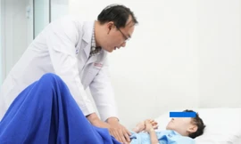 Hội chứng bóp nghẹt tá tràng hiếm gặp khiến cô gái trẻ 'chết mòn'