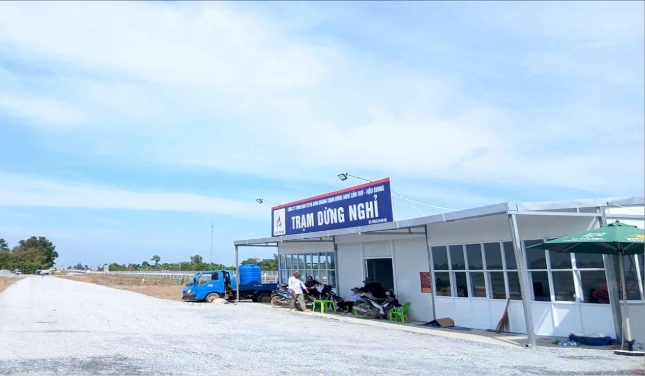 Khai thác tạm hai trạm dừng nghỉ trên cao tốc Cần Thơ - Cà Mau