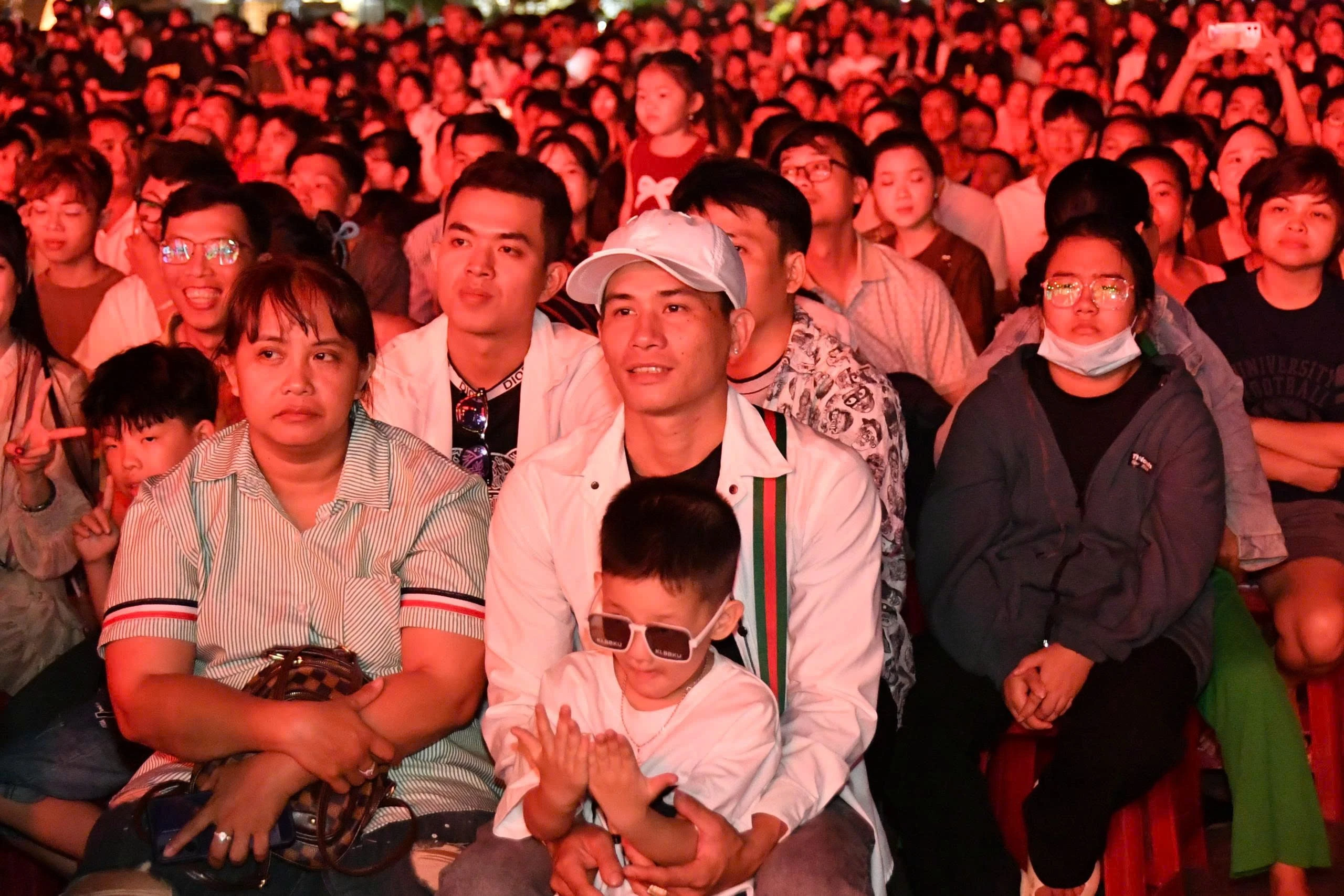 Cần Thơ, An Giang náo nức đón Giao thừa 2026, giao thông ùn tắc cục bộ