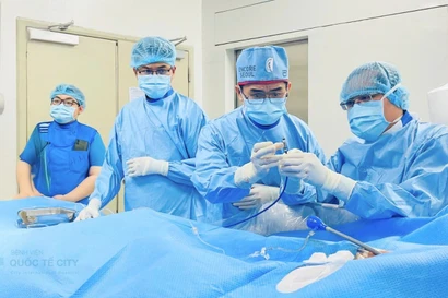 Cụ bà 100 tuổi, nguy kịch vì mang 'nhịp tim của rùa'