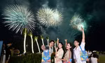 Pháo hoa rực trời mở màn mùa du lịch Hạ Long, Sầm Sơn