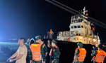 Vụ lật tàu ở Hạ Long: Chạy đua thời gian tìm kiếm nạn nhân mất tích trước ảnh hưởng của bão