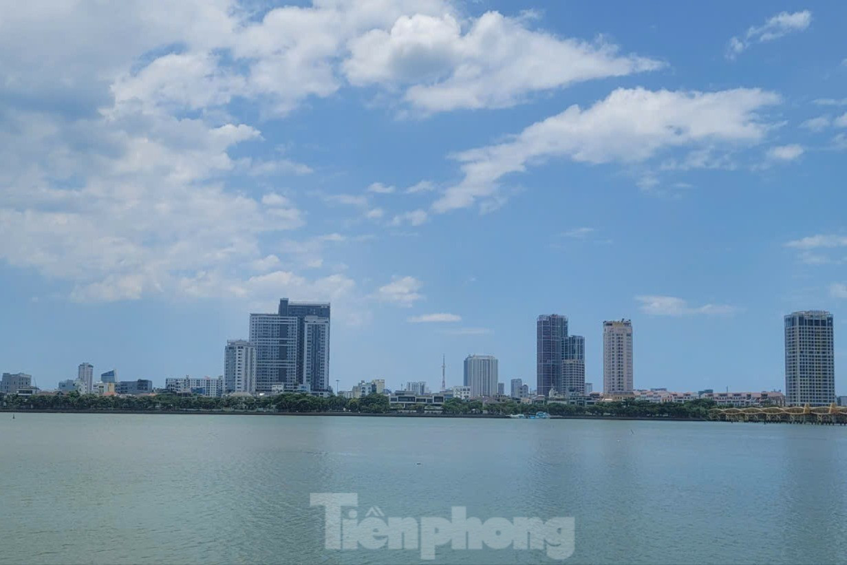 Căn hộ đua nhau 'bung hàng', sức mua vẫn chững