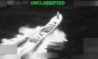 Mỹ lần đầu đánh bom tàu ma tuý từ khi bắt Tổng thống Venezuela Maduro