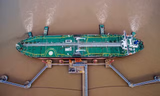 Trung Quốc âm thầm mở lối cho tàu qua eo biển Hormuz