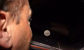 Phi hành gia NASA bật khóc với điều chưa từng có trên Mặt trăng