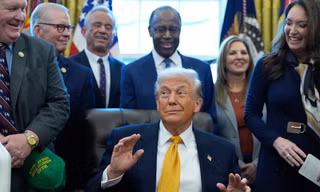 Tổng thống Mỹ Trump điện đàm với quyền Tổng thống Venezuela