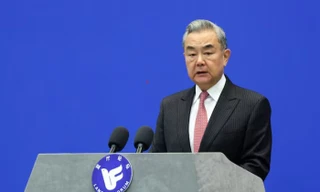 Ngoại trưởng Trung Quốc nói Nhật Bản ‘đe dọa’ về quân sự