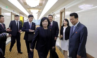 Ngoại trưởng Triều Tiên đến Trung Quốc chuyển thông điệp của Chủ tịch Kim Jong Un