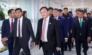 Máy bay riêng của cựu Thủ tướng Thaksin Shinawatra đáp xuống Bangkok