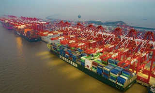 Tổng thống Mỹ Trump dịu giọng sau khi dọa áp thuế 100% với Trung Quốc