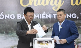 Nhiều tấm lòng hảo tâm tại lễ phát động chương trình “Chung tay vì đồng bào miền Trung, Tây Nguyên”