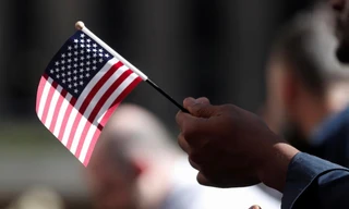 Mỹ thu phí 100.000 USD cho visa H-1B, đòn giáng vào ngành công nghệ