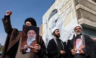 Tổng thống Iran bị chỉ trích sau lời xin lỗi