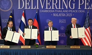 Thái Lan và Campuchia ký thoả thuận hoà bình tại Malaysia ngày 26/10. Ảnh: TTXVN