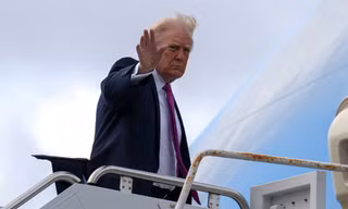 Tổng thống Mỹ Trump nhắc các đồng minh tự lo chuyện mua dầu
