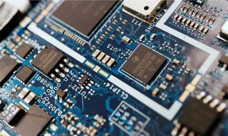 Chip bán dẫn trên một bảng mạch. (Ảnh: Reuters)