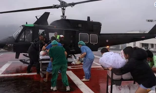 Số người chết trong lũ lụt tăng mạnh, Thái Lan điều trực thăng sơ tán bệnh nhân