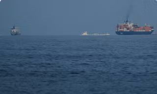 Trung Quốc và Anh phản hồi sau khi Tổng thống Mỹ Trump kêu gọi các nước hộ tống tàu qua eo biển Hormuz