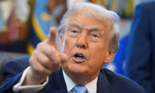 Tổng thống Mỹ Trump tuyên bố bất ngờ trước khi đón Thái tử kế vị Ả-rập Xê-út