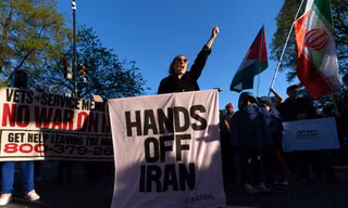 12 giờ bên bờ vực, dòng chữ của Tổng thống Mỹ Trump gây náo loạn thế giới 