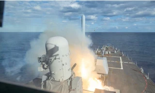 Cạn vũ khí sau chiến dịch không kích Iran, Nhà Trắng họp khẩn với các tập đoàn quốc phòng