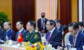 Thủ tướng Phạm Minh Chính và Thủ tướng Campuchia Hun Manet tại sự kiện khai trương cửa khẩu. Ảnh: TTXVN