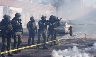 Ecuador tố đặc vụ chống nhập cư Mỹ cố gắng xông vào lãnh sự quán