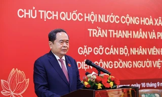 Chủ tịch Quốc hội Trần Thanh Mẫn gặp cộng đồng người Việt tại Malaysia