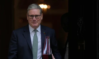 Quyền lực của Thủ tướng Anh Starmer lung lay