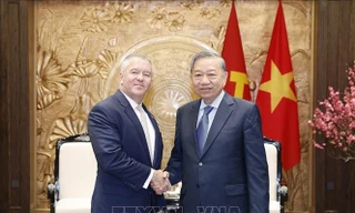 Trợ lý Ngoại trưởng Mỹ chuyển lời chúc mừng của Tổng thống Donald Trump đến Tổng Bí thư Tô Lâm