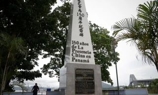 Trung Quốc nổi giận khi tượng đài người Hoa ở Panama bị phá dỡ