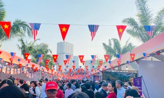 Hàng nghìn người dự Lễ hội giao lưu hữu nghị Việt - Mỹ tại Hà Nội 