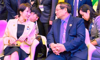 Thủ tướng Phạm Minh Chính mời tân Thủ tướng Nhật Bản Takaichi Sanae thăm Việt Nam
